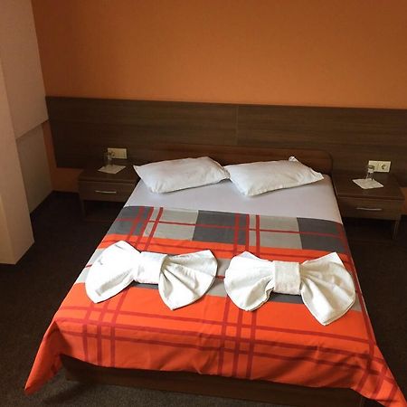 Hotel Iris بلوفديف المظهر الخارجي الصورة