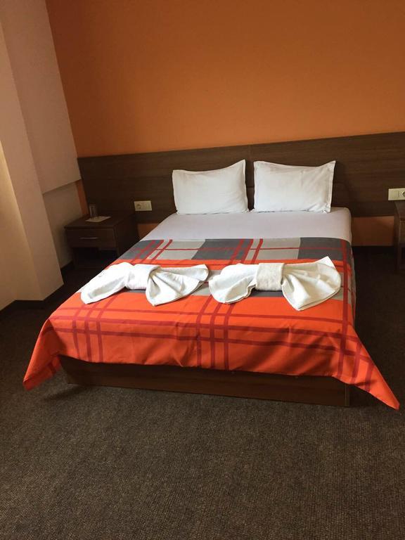 Hotel Iris بلوفديف المظهر الخارجي الصورة