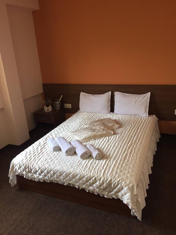 Hotel Iris بلوفديف المظهر الخارجي الصورة